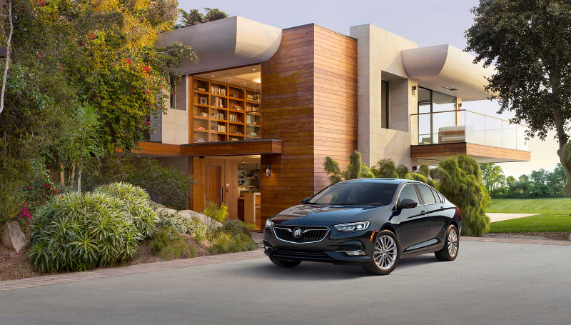 Illustration for article titled Holy Crap, The 2017 Buick Regal Is Actually A Hatchback And A Wagon